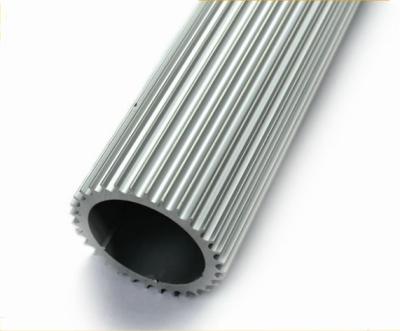China Perfiles de aluminio constructivos de la protuberancia del disipador de calor del hardware con la forma modificada para requisitos particulares en venta