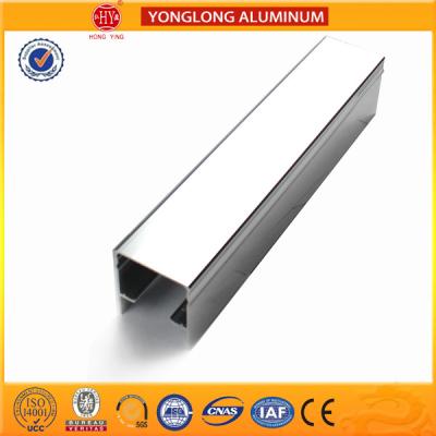 China Protuberancia de aluminio pulida antiarañazos del perfil para la puerta y la ventana en venta