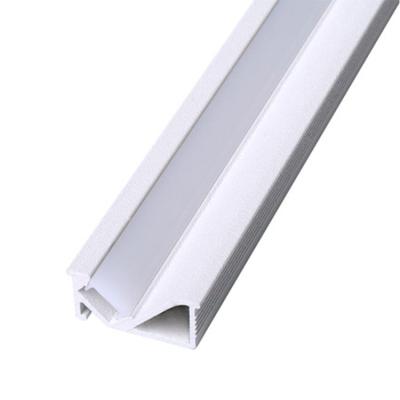 Cina Lit del bordo profilo di alluminio dell'angolo da 45 gradi ha condotto la luce di striscia per illuminazione di soffitto in vendita