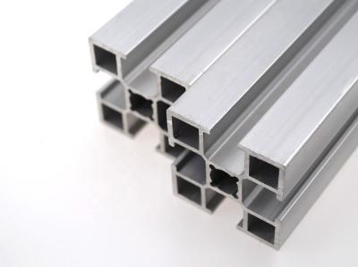 Chine Section expulsée en aluminium industrielle en aluminium du profil 40x40 d'extrusion de voie formée par fente de la Manche T de T à vendre