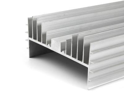 Китай Алюминиевый прессованный профиль теплоотвода алюминиевого штранг-прессования CNC Heatsink 6063 T5 большого подвергая механической обработке алюминиевый продается