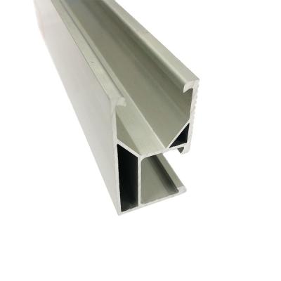 China Dureza fuerte de montaje de la estructura de la techumbre del carril de aluminio de aluminio solar de la hoja en venta