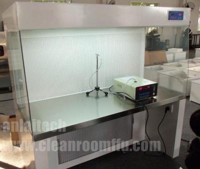 China Laboratories Vertical laminar flow cabinet for sale