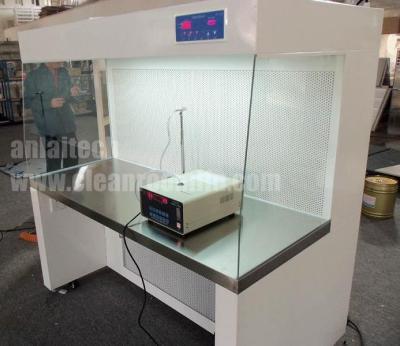 China Laboratories Vertical laminar flow cabinet for sale