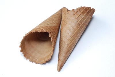 China 23° Angle Ice Cream Related Production , Chocolate Ice Cream Cone Conical Shaped for sale