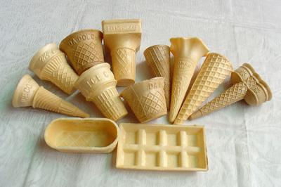 China Milk Flavor Ice Cream Sugar Cones 135mm Height With 23 Degree Angle for sale
