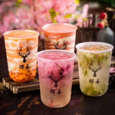 China Pp Milk Tea Transparent Plastic Cup With Lids Customized Logo Bpa Free for sale