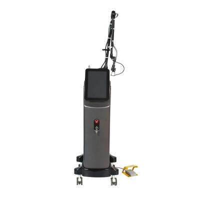 中国 Adjustable 1-60W Laser Scar Removal Machine For Scar Pigment Wrinkle Removal 販売のため