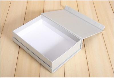 China Creative Magnetic Lid Closed Clamshell Book Box Grey Cardboard For Men'S Underwear for sale