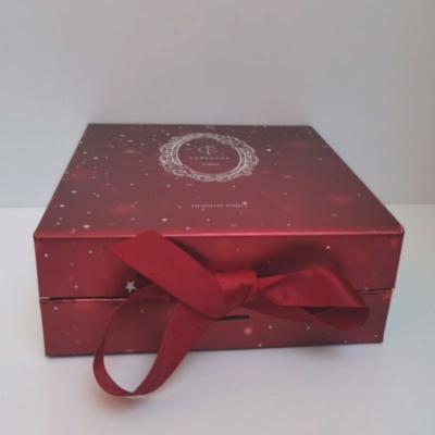 China FSC UV Printing Paper Box For Gift Packaging With EVA Insert For Holiday Party, Box with Ribbon for sale