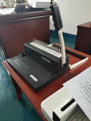 China Small Comb Binding Machine With Two Kinds Hand Shank for sale