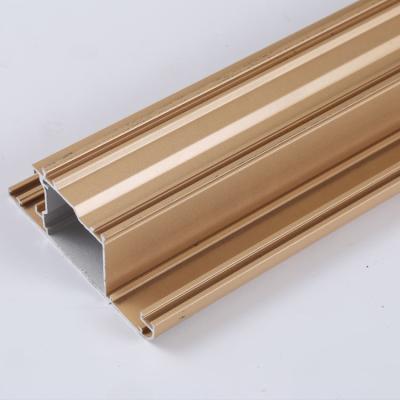 China Oppervlaktebehandeling Aluminium-extrusieonderdelen voor garderobe-awningdeur Te koop