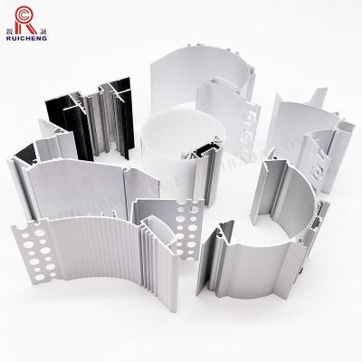China Los perfiles de aluminio sacados para el molino de la instalación de la cinta llevada acabaron 10m m ancho en venta