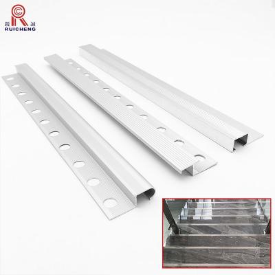 Chine escalier Bullnose en aluminium de 2.5m flairant, flair en aluminium non radioactif de bord d'escalier à vendre