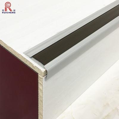 China 450 Mcd Aluminium Stair Nosing Edge Trim 8.5mm Height Nonradioactive Nontoxic for sale