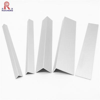 China 6061 Aluminium Angle Profile 3mm Thickness UV Resistant Nontoxic for sale