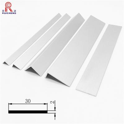 China Modern Aluminium Extrusion Angle , L Shape 4x4 Aluminum Angle Tearproof for sale
