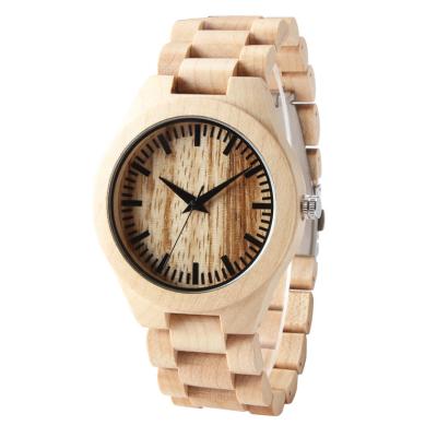 China Billige hölzerne Armbanduhr des heißen Verkaufs mit kundenspezifischer bunter hölzerner Uhr für Männer zu verkaufen