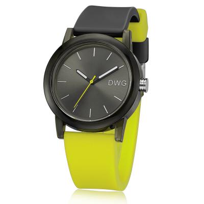 中国 3ATM防水女性の現代水晶腕時計 販売のため