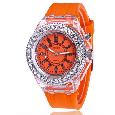 中国 水晶人のシリコーンのスポーツの腕時計8.2mmの厚さの透明なプラスチック ケース3ATM 販売のため