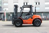 Quality Mechanical Rough Terrain Forklift 2.5 Ton 4 Wheel Drive Up To 48 Inches for sale