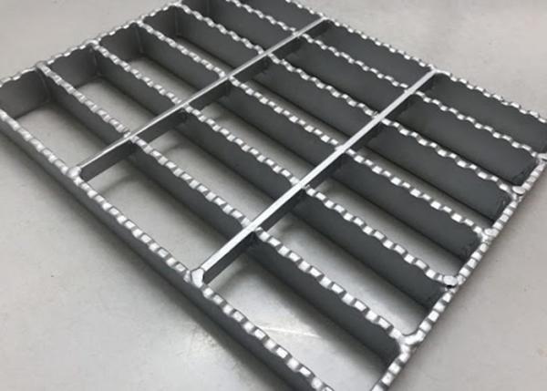 Quality HBGB 32 X 4.5mm Stainless Steel Floor Serrated Metal Grating ISO14001 for sale