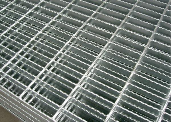 Quality 1/4''X1/8'' Heavy Duty Steel Galvanized Serrated Bar Grating Non Skid PVC Coated for sale