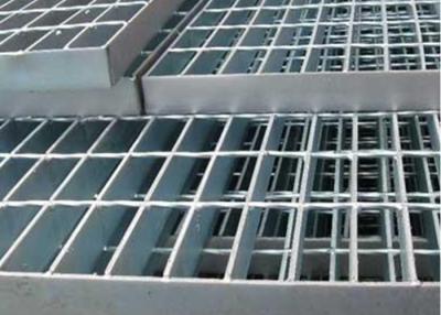 China Barra antiusura durable del llano del piso de acero que ralla 8x8 galvanizado pesadamente en venta