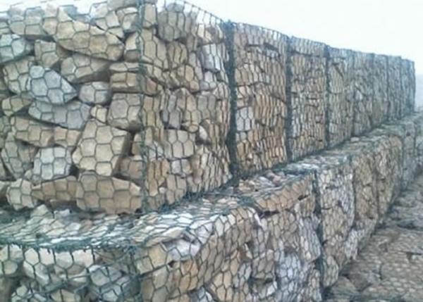 Quality Heavy Zinc Hexagon Gabion Mesh Baskets 2.8mm Stone Filled Wire Mesh Wall for sale