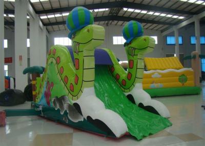 中国 小型ヘビ様式商業膨脹可能なウォーター スライド 0.55mm ポリ塩化ビニールの防水シート安全な無毒 販売のため