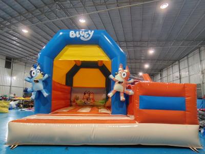 中国 Puncture Resistant Childrens Bouncy Castle With Slide Dogs Cartoon Theme 販売のため