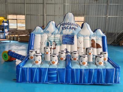 China Commercial Inflatable Sport Game Penguins Cartoon Figure Inflatable Obstacle Course Escape Game For Event à venda