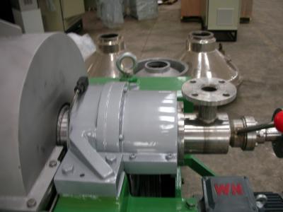 China Separación de centrifugadora horizontal de la jarra de 3 fases y control automático de la purificación en venta