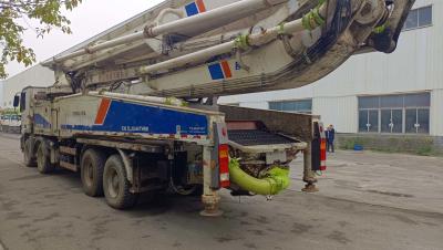 China Used Zoomlion Model 2013 56m White Concrete Pump Truck With Benz Chassis for sale