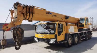 China second hand XCMG Truck Crane 70 Ton Capacity 60m Lifting Height QY70K-I for sale