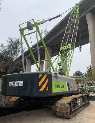 China QUY80 usado Zoomlion 80 Ton Crawler Crane com comprimento do crescimento de 58m à venda