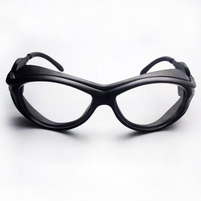 China gafas de seguridad protectoras ULTRAVIOLETA de laser del marco del negro 355nm para el operador del laser en venta