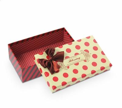 China Red and white spot butterfly jewelry paper boxes small medium large gift box for sale