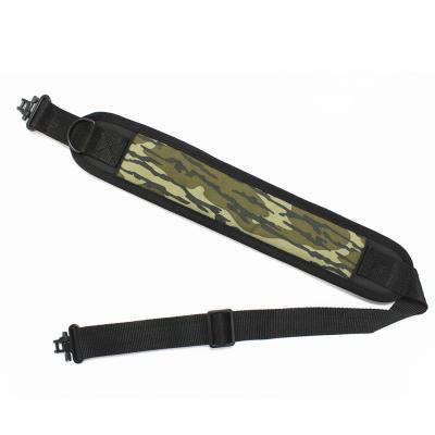 中国 注文のカムフラージュの軍のライフルの吊り鎖の耐久の肩パッド革紐 販売のため