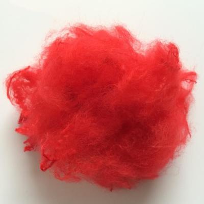 China o narcótico de 3Dx32MM tingiu a fibra de grampo de poliéster reciclada vermelha para a pele falsificada artificial à venda
