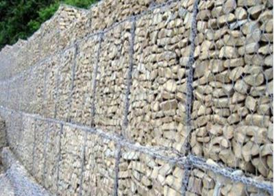 中国 ポリ塩化ビニールは六角形の石によって満たされたGabions Rockfallの保護網に塗った 販売のため