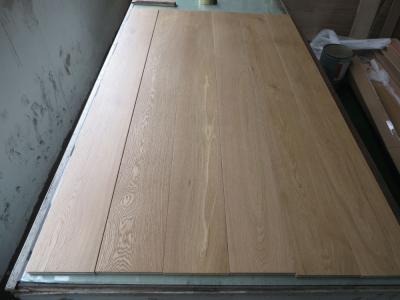 China Quality slight brushed White Oak wide plank flooring with natural lacquer for sale