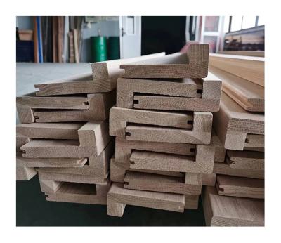 China Unfinished And Brushed Solid Oak Stair Nosing, A/B Grade, Customized Size en venta