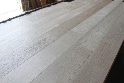China 2-layers 1 strip Prime European Oak Engineered Wood Flooring, AB Grade, Brushed Unfinished 1900x165x12MM en venta