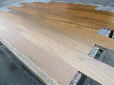 Chine 2 couches de teck de la Birmanie ont machiné le plancher en bois, couleur naturelle avec la surface douce à vendre