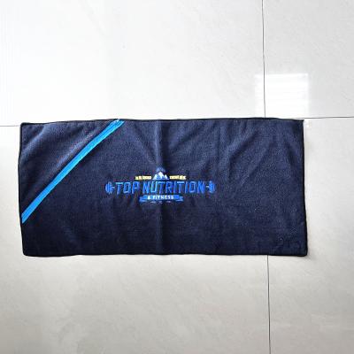 Chine serviette de plage de haute qualité de microfiber avec la serviette de sport de poche à vendre