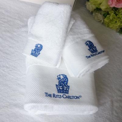 China Embroidery high water absorption 80*160cm 100% cotton bath towel wholesale for sale