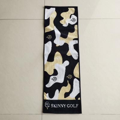 Chine Jacquard 100% tricolore de golf de gymnase de coton adapter la serviette aux besoins du client suée par sports de refroidissement avec le logo à vendre