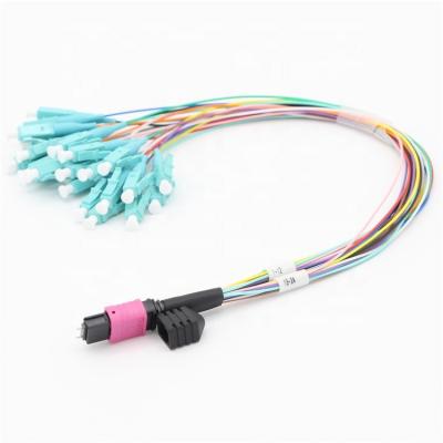 China Soluciones de cableado de alta densidad del desbloqueo los 0.5M de la base 0.9m m del cordón de remiendo de Data Center MPO MTP OM4 24 en venta