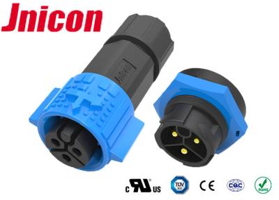 China Grado del voltaje del soporte 300V del panel de conectores de la prenda impermeable del Pin 20A del plástico 3 del negro azul en venta